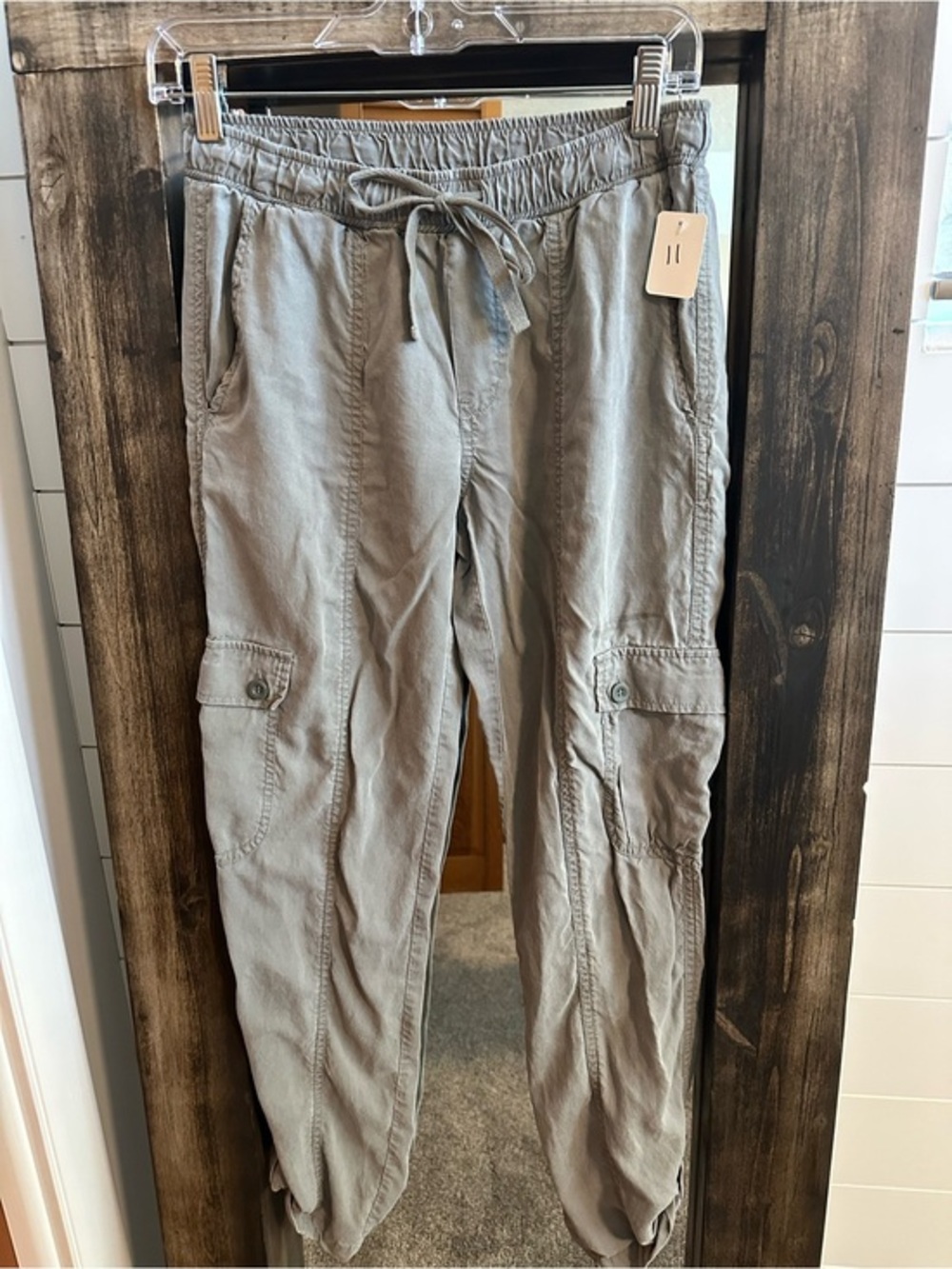 Cloth & Stone 100% Lyocell Cargo Jogger Pants Gray Taupe Drawstring Elastic XS